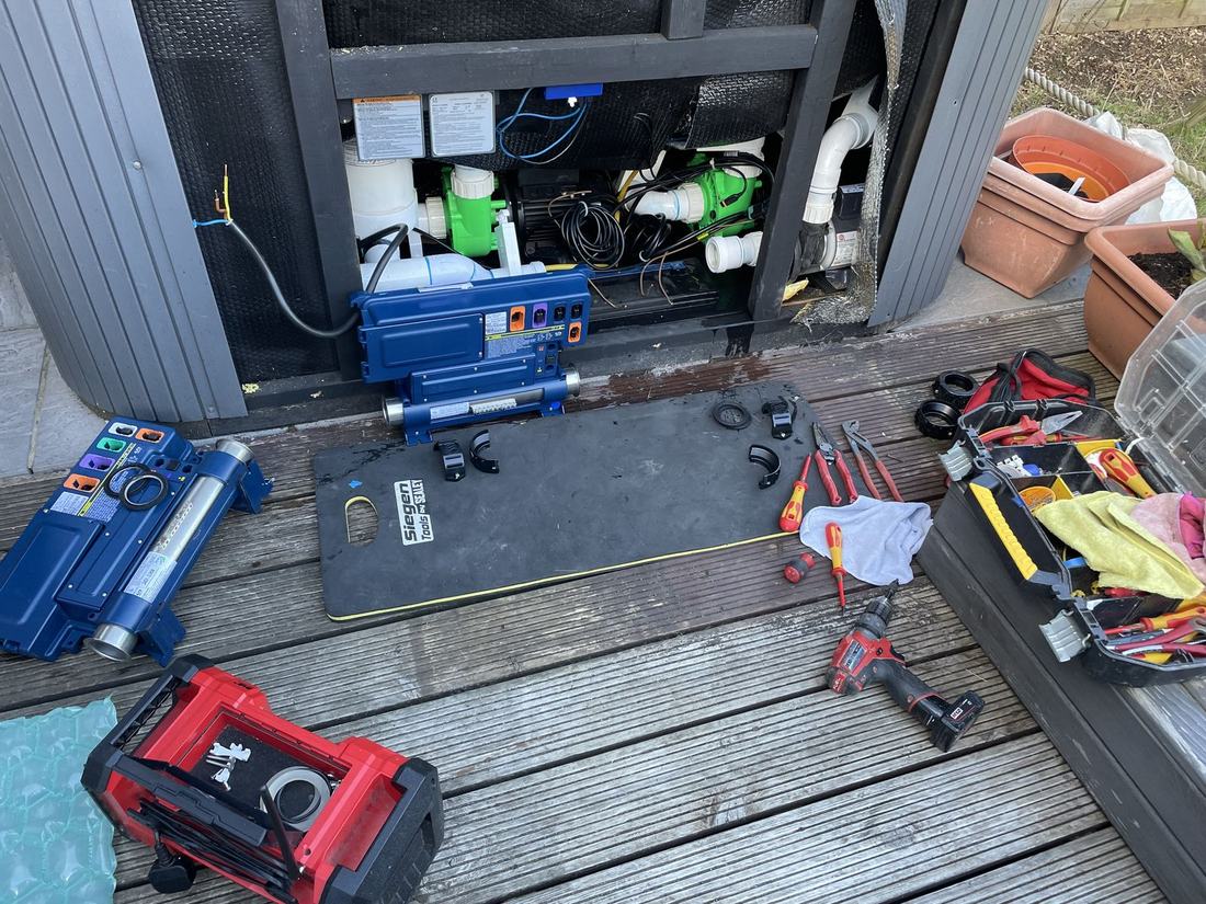 Hot tub servicing and checkup